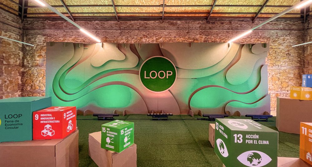 Diseño de trasera de cartón para Loop Murcia