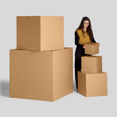 Cubos BOXXO - Acabado kraft - Todas las dimensiones con persona