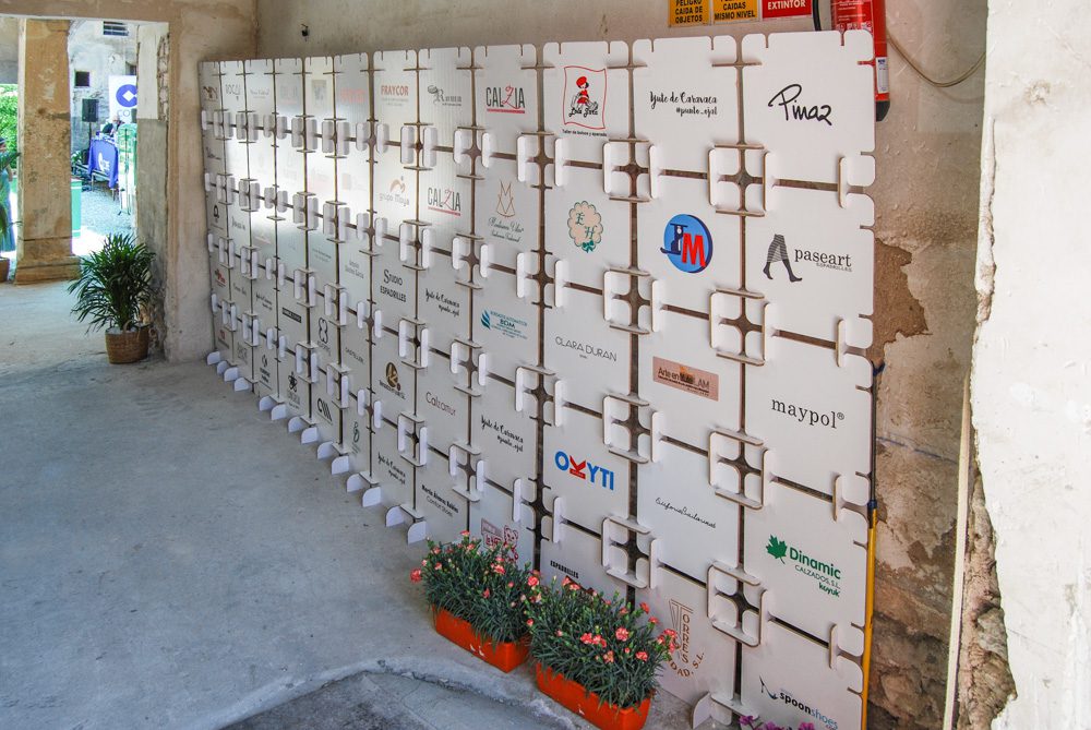 Soportes para exposición itinerante. Photocall modular. 