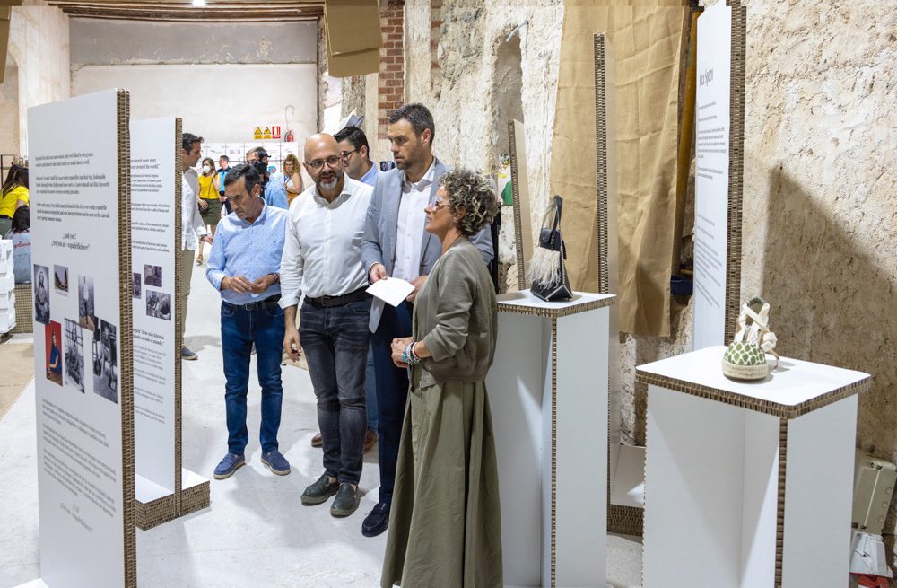 Inauguración de la exposición en el festival Youte.