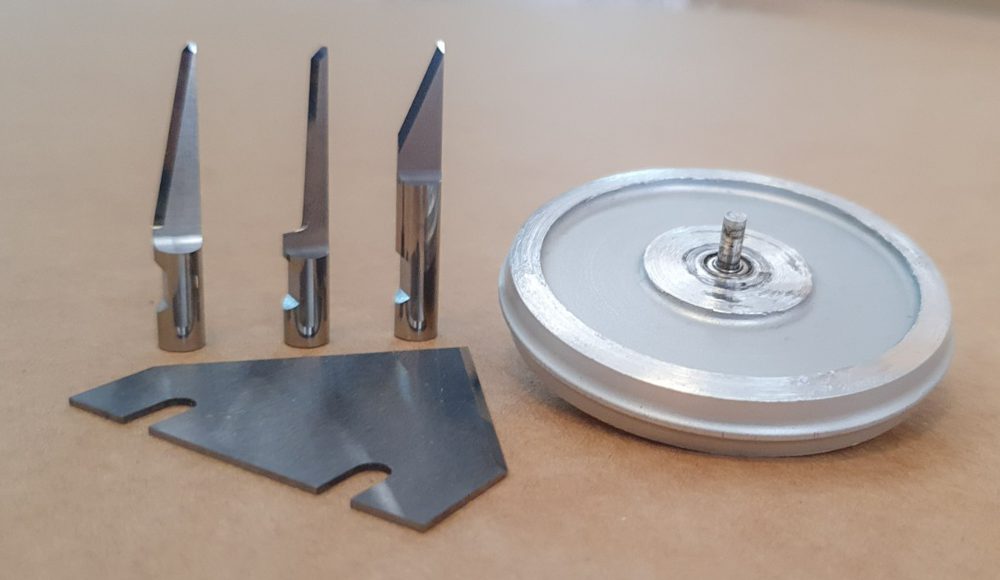 Herramientas de corte de mesa Kongsberg