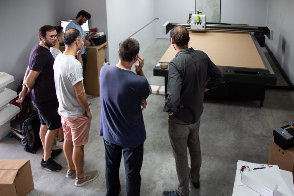 Mesa de corte Kongsberg. Estreno.