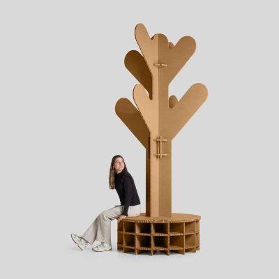 Árbol-banco de cartón paulownia - Acabado kraft - Vista en uso