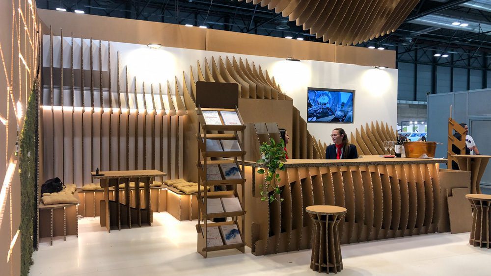 Diseño paramétrico de espacios. Pared y mobiliario.