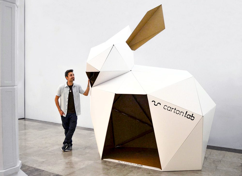 cardboard-rabbit-team-building-cartonlab-conejo