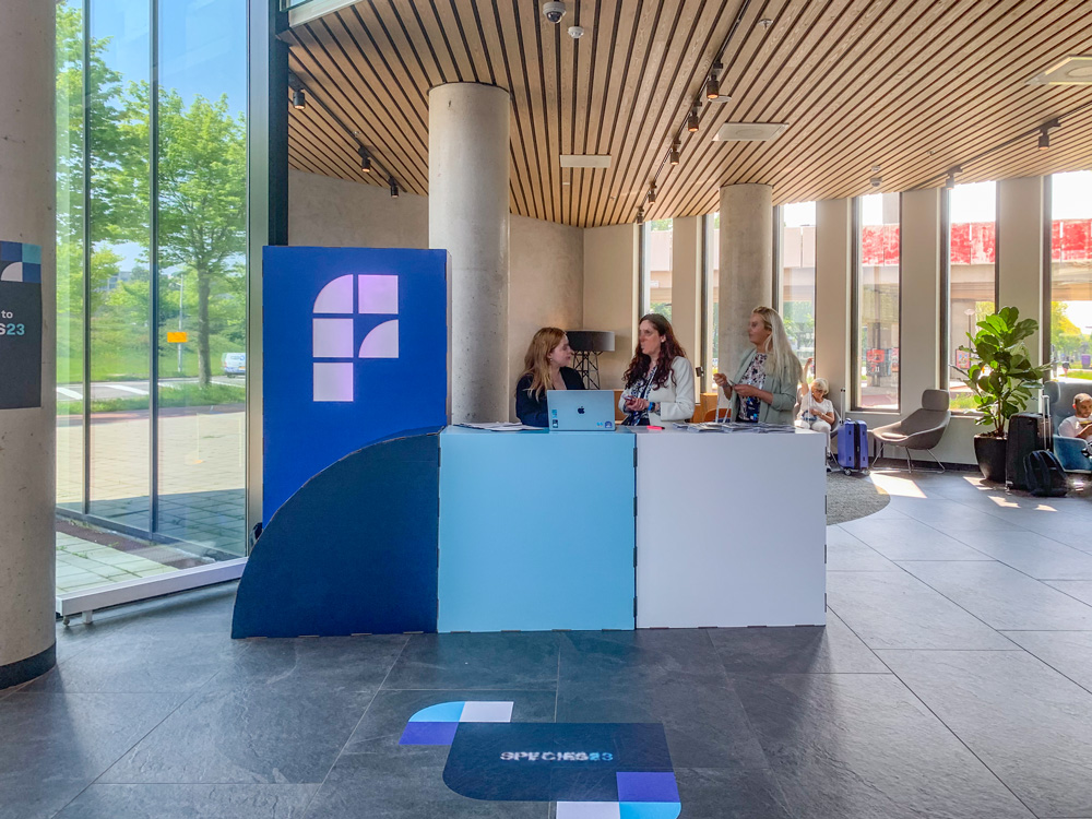 Mostrador información evento corporativo