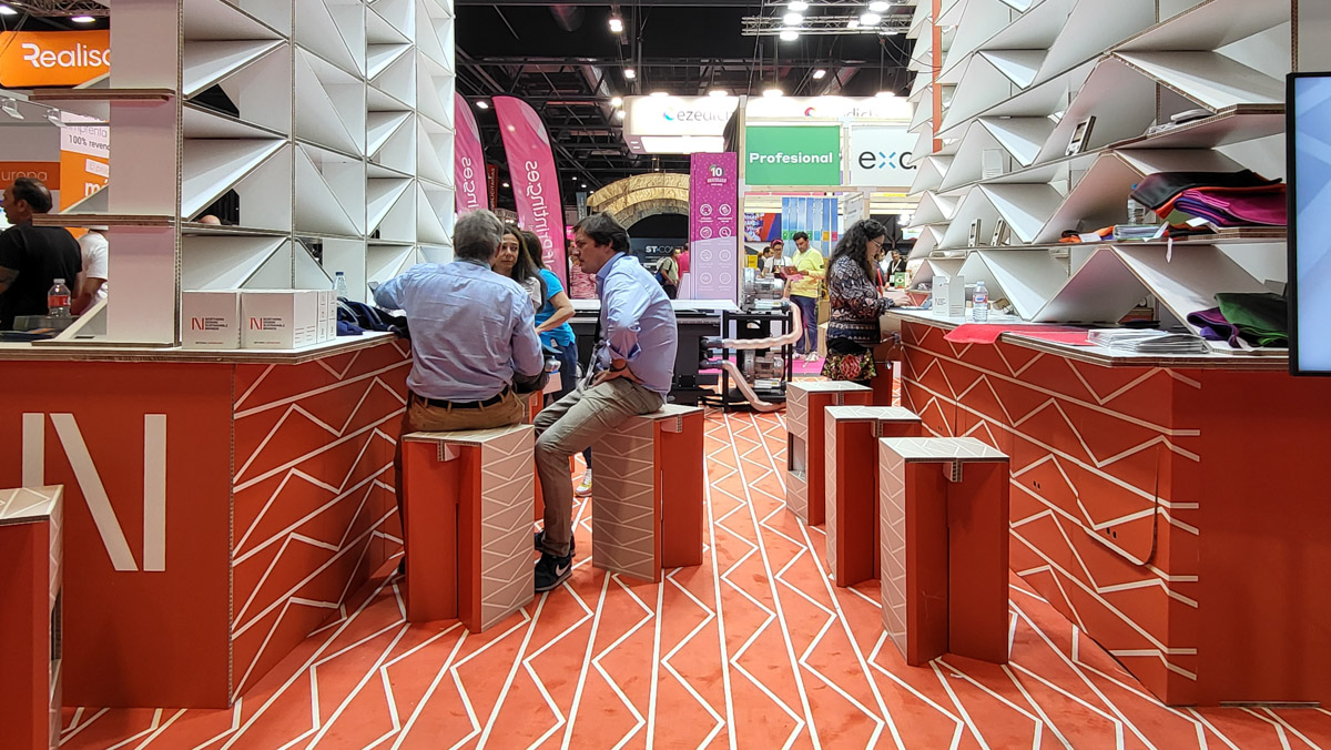 Interior del stand de Northern Design