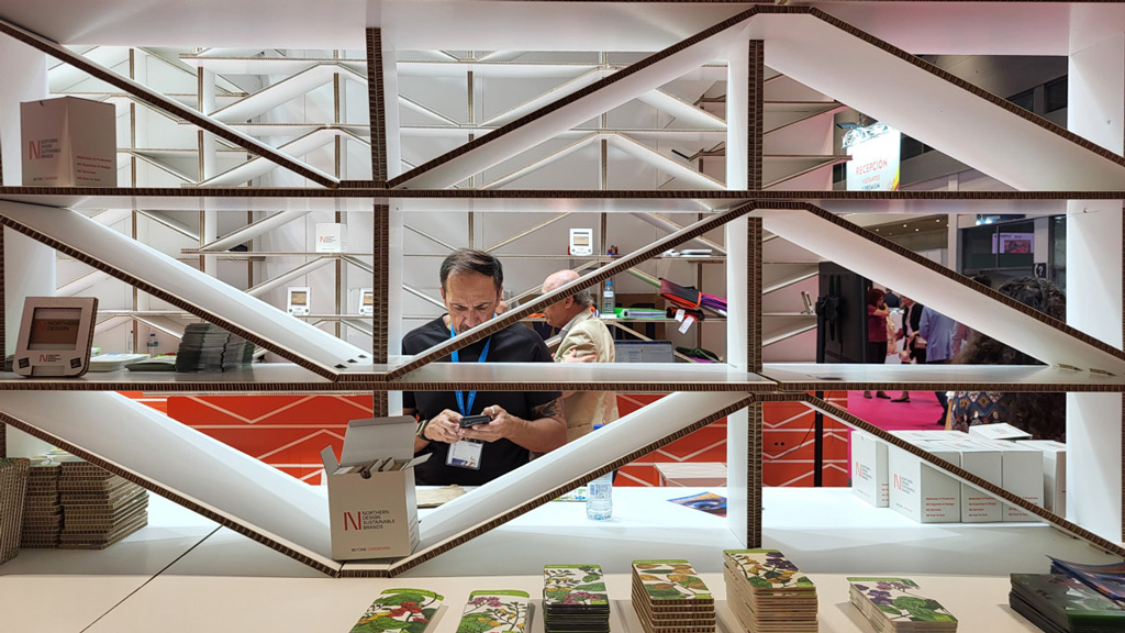 Estructura en panel Swedboard para stand de Northern Design