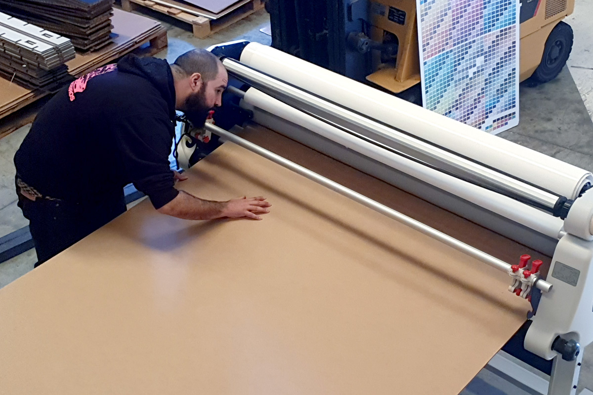 Cómo proteger cartón contra el fuego. Vinilado. 