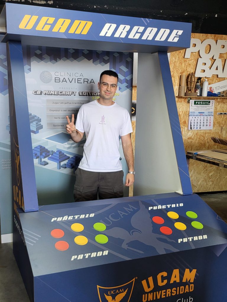 Photocalls sostenibles personalizados. Máquina arcade.