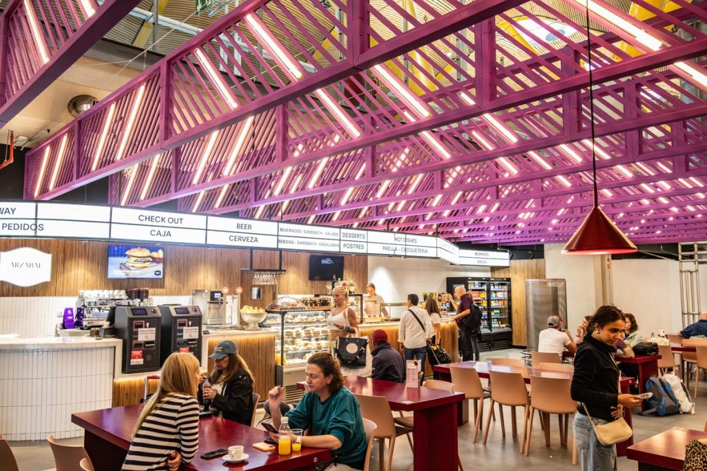 Diseño arquitectónico sostenible. Cerchas de cartón