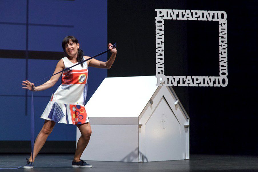 decoracion teatro casita marco de carton