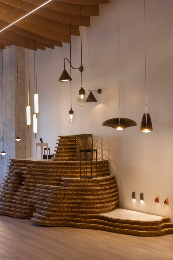 estructura expositora de cartón para tienda