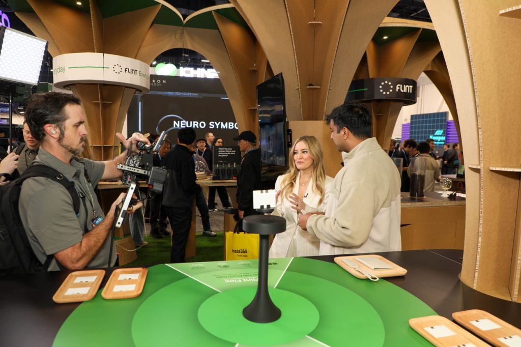 Entrevista en el paper booth de FLINT